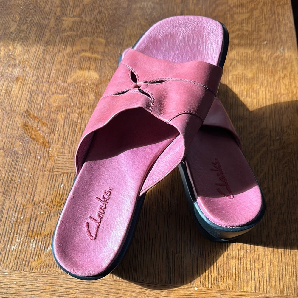 Clarks Women's Pink Slide Sandals sz 9.5